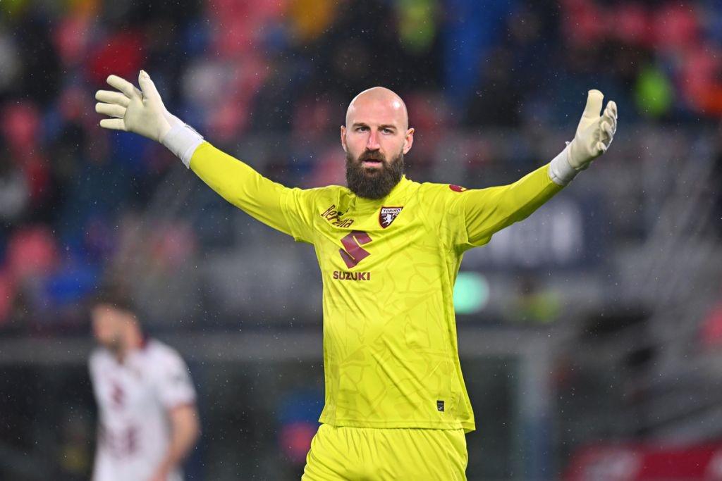 爱游戏直播-那不勒斯队门将表现出色，助球队取胜