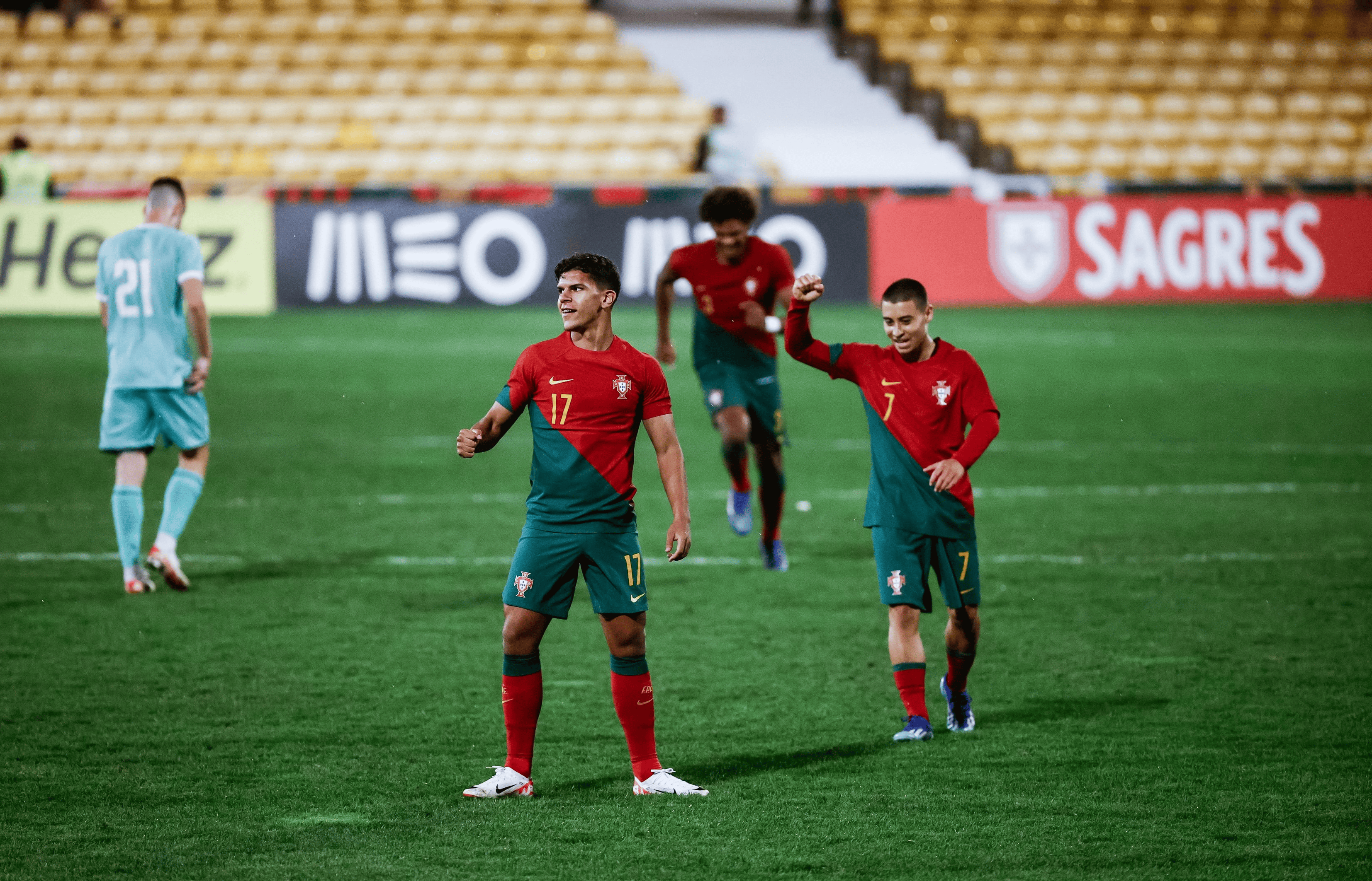 爱游戏官网app-捷克国家队备战，与希腊队争夺胜利