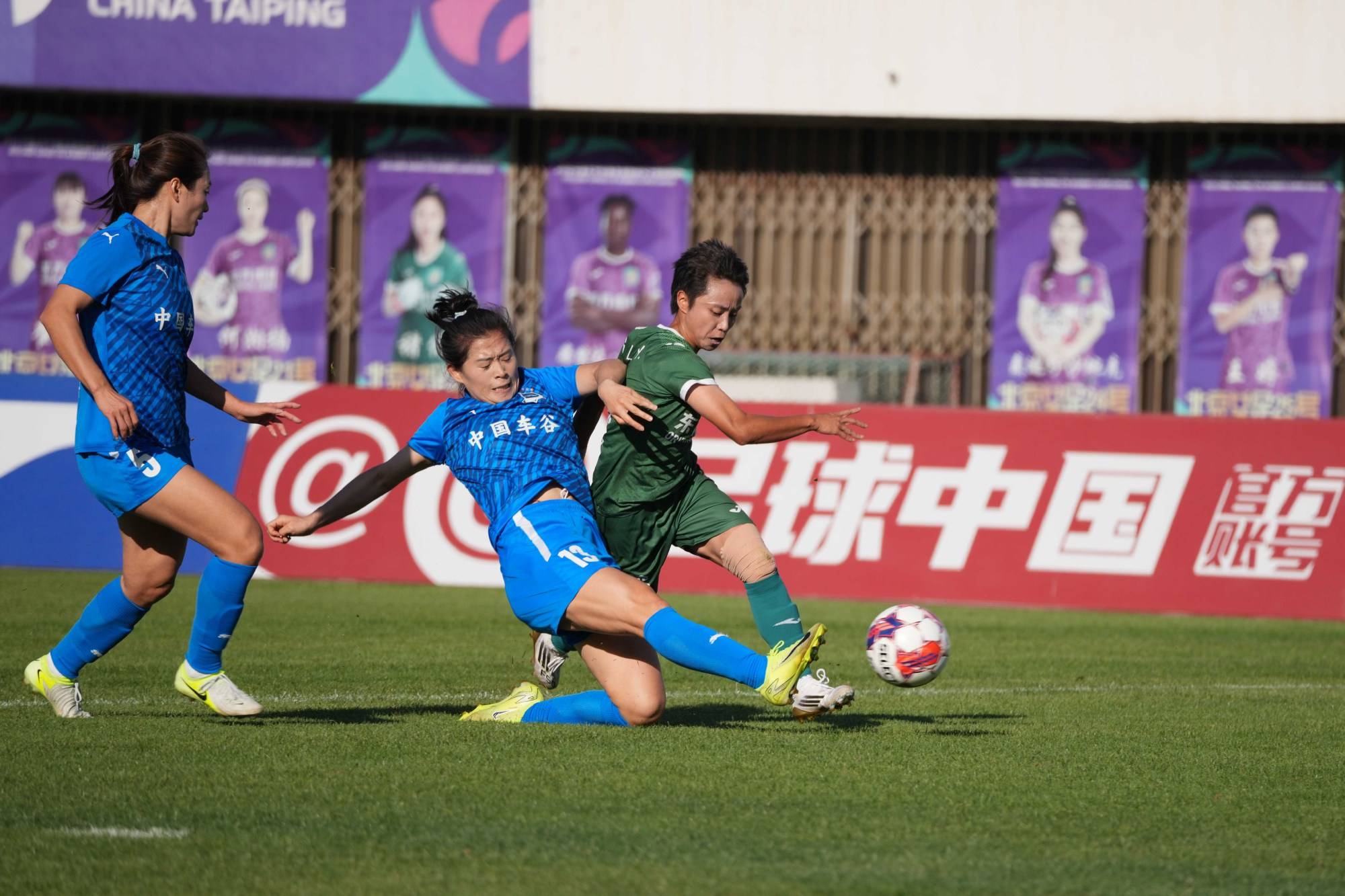 亚洲女足联赛引爆热度,球场上演精彩对决! 亚洲女足联赛引爆热度,球场上演精彩对决!