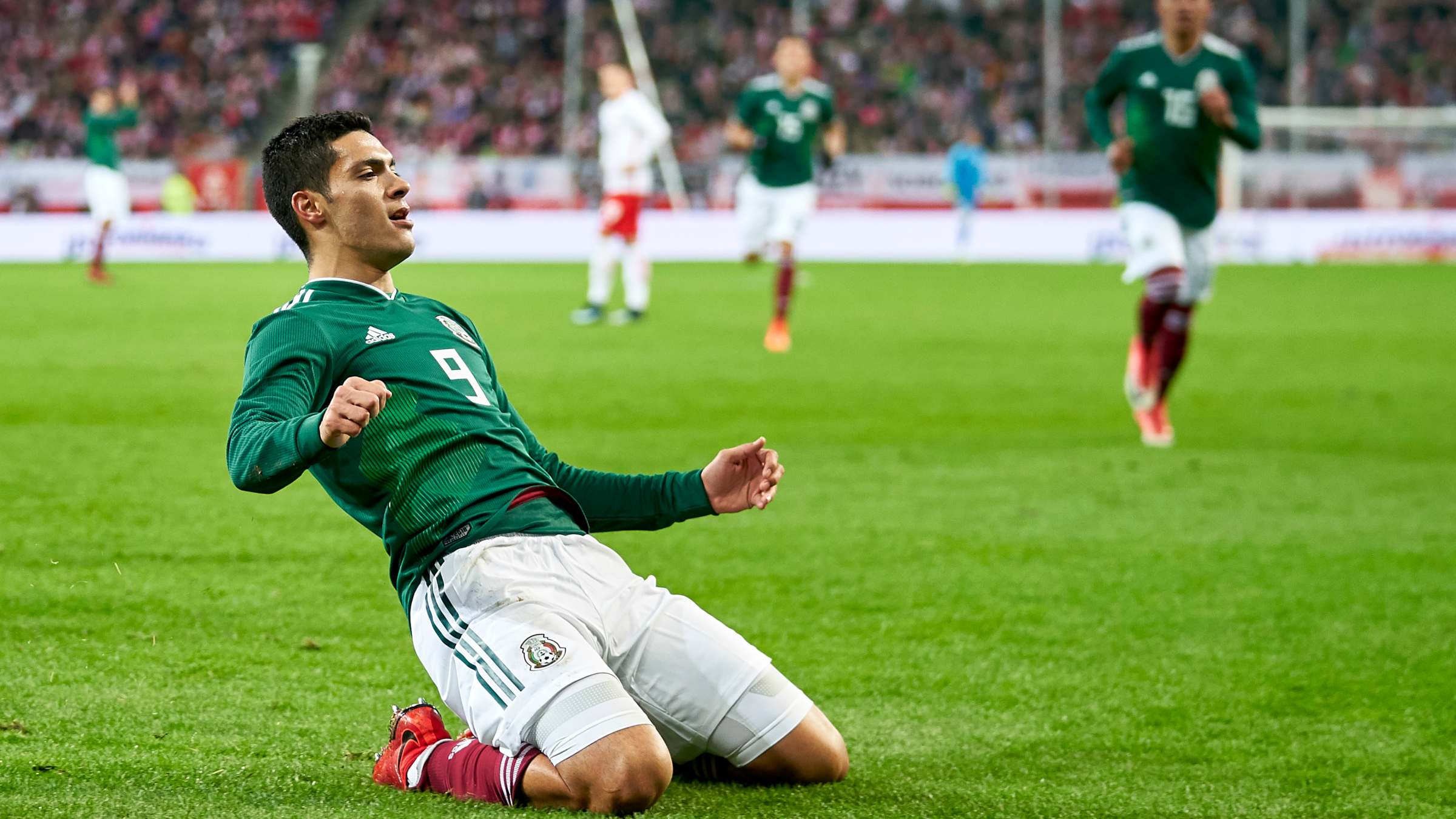 爱游戏网址-墨西哥前锋签约日本职业联赛