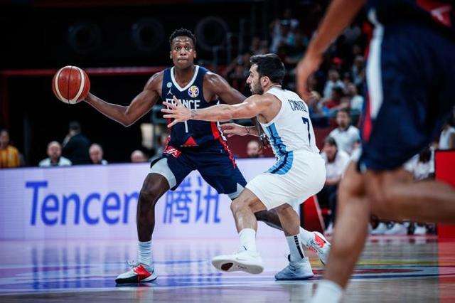 法国力克波兰,实现惊艳比分领先的简单介绍 法国力克波兰,实现惊艳比分领先的简单介绍