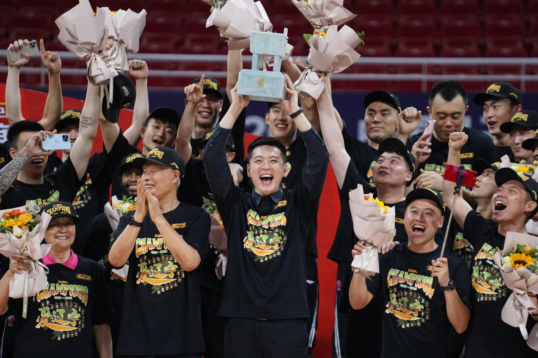 爱游戏活动-球队实力强大，夺取冠军皇冠