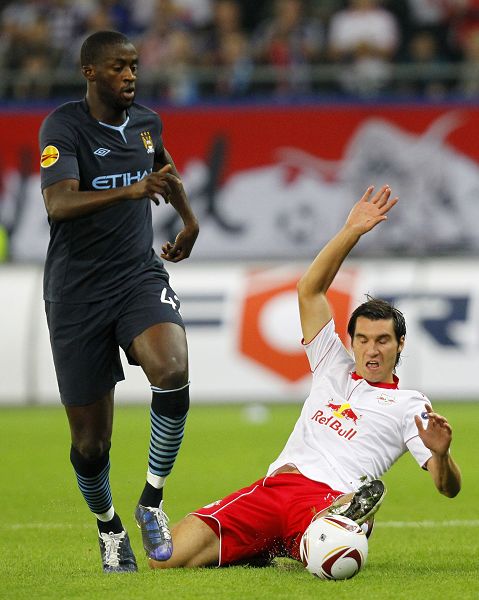 包含奥地利选手勇夺头筹，高高在上的词条