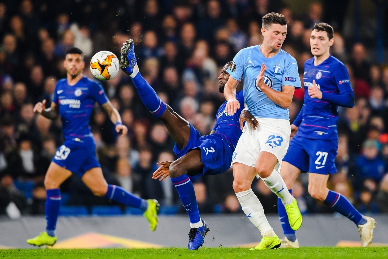 格拉纳达主场大比分立胜，表现强劲的简单介绍