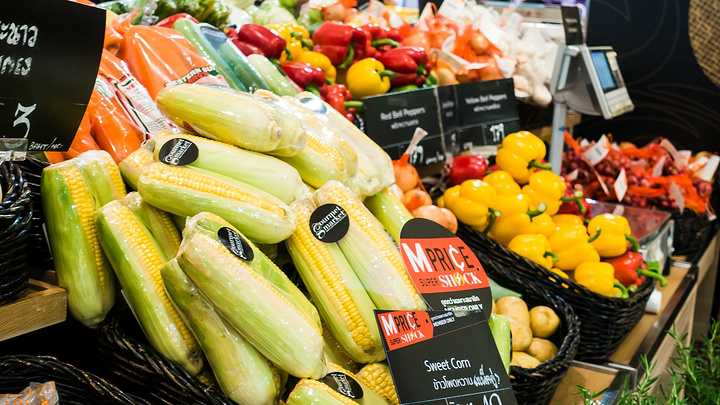 包含曼谷暹罗主场获得胜利，晋级四强的词条