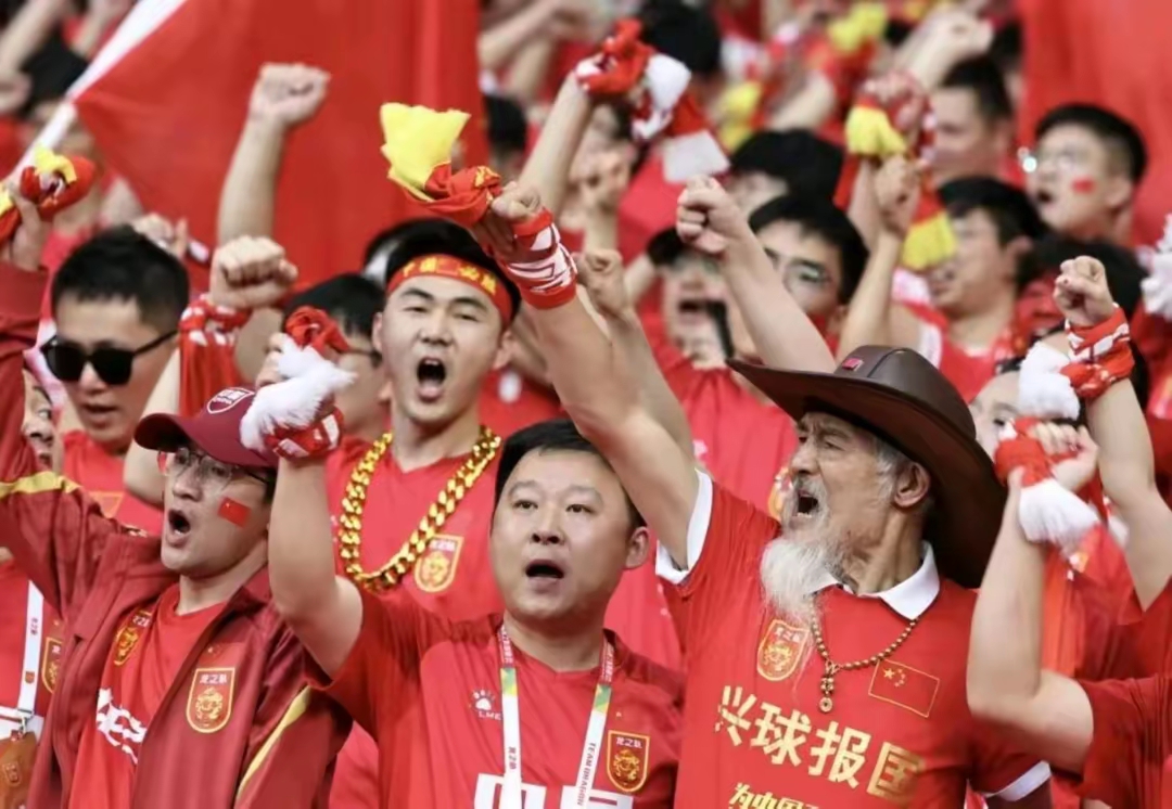 爱游戏网站入口-球员表现突出，助队获胜赢得掌声的简单介绍