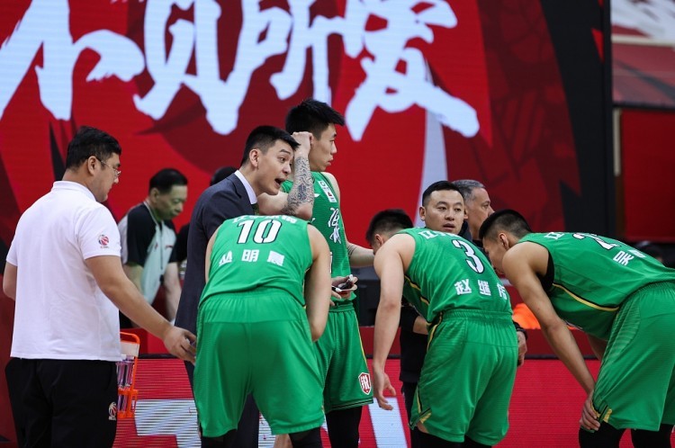 爱游戏官网app-教练战术大胜，球队连战连胜展现实力